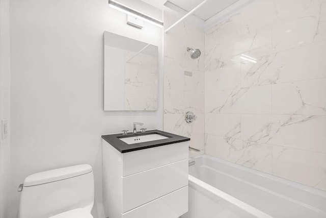 23 Waverly Pl Unit 3B, New York City, NY 10003 - bathroom with vanity and bathing tub / shower combination