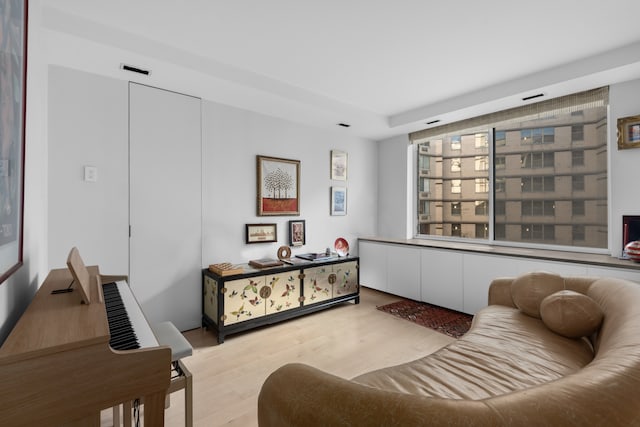 21 S End Ave Unit 321/421, New York City, NY 10280 - living room with light wood finished floors