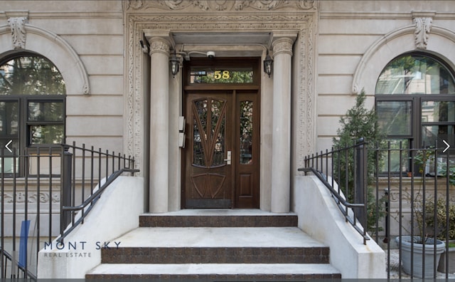 view of entrance to property