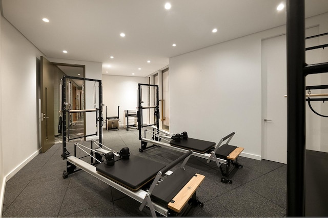 551 W 21st St Unit 4F, New York City, NY 10011 - exercise area with recessed lighting and baseboards