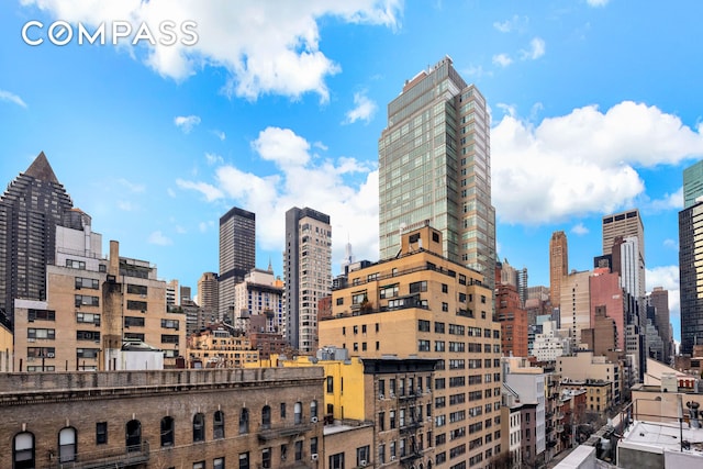 345 E 52nd St Unit 8G, New York City, NY 10022 - skyline view