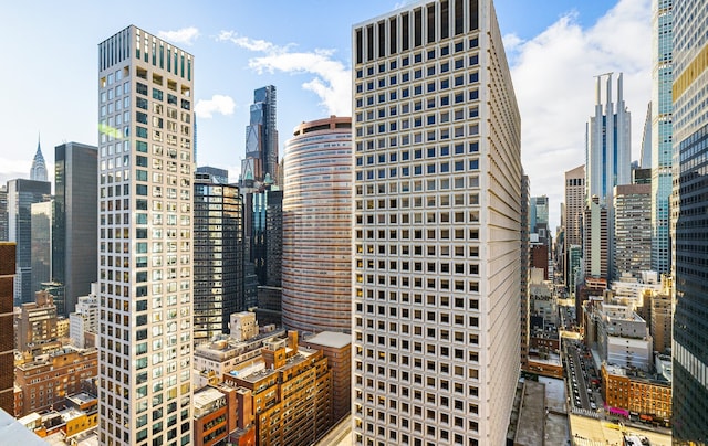 245 E 54th St Unit 30K, New York City, NY 10022 - skyline view