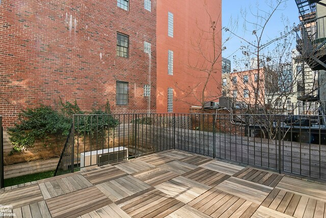 170 S 4th St, New York City, NY 11211 - view of deck