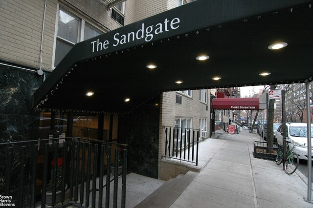 311 E 75th St Unit 3H, New York City, NY 10021 - view of building exterior