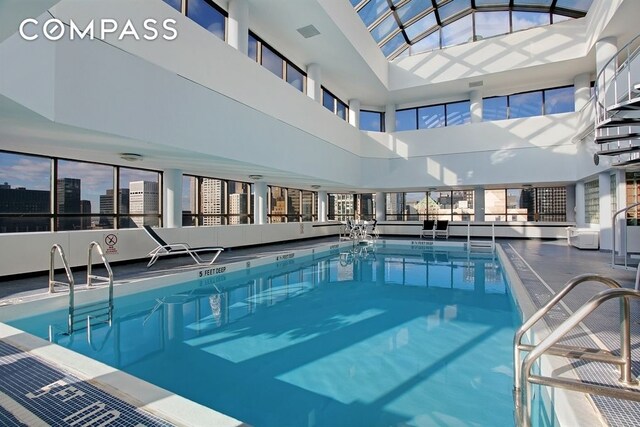 240 E 47th St Unit 27A, New York City, NY 10017 - view of pool