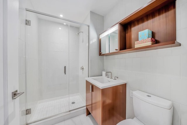 full bathroom featuring toilet, a shower stall, vanity, and recessed lighting