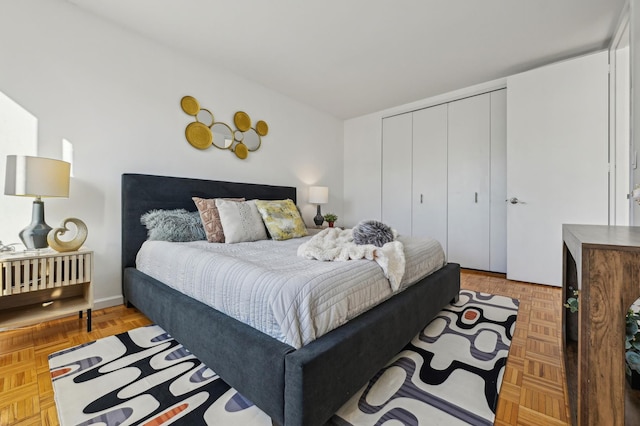 bedroom featuring a closet