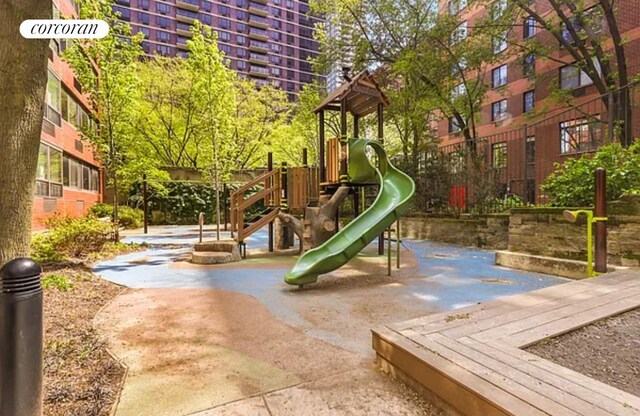 200 E 94th St Unit 1012, New York City, NY 10128 - view of community play area