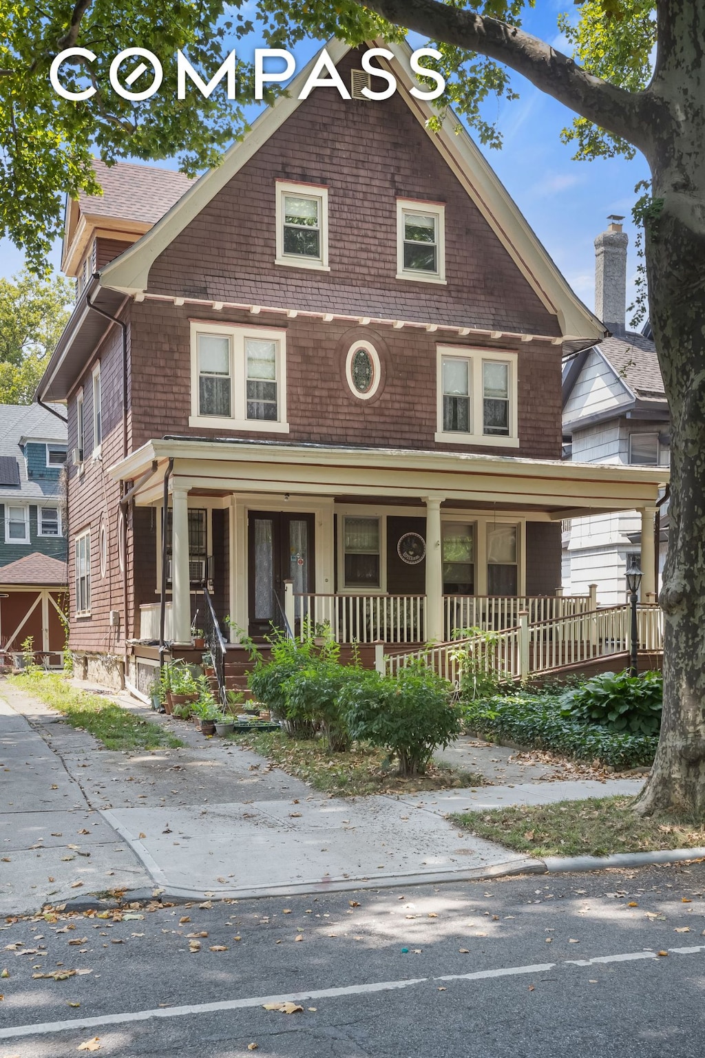 view of front of home featuring covered porch