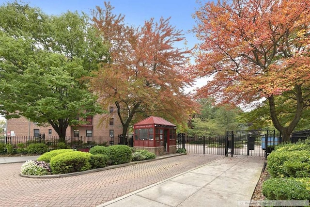 150-30 71st Ave Unit 4K, New York City, NY 11367 - view of property's community featuring a gate