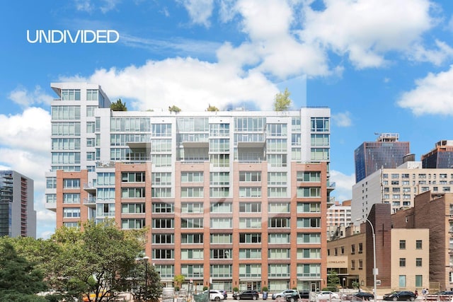 303 E 33rd St Unit 3G, New York City, NY 10016 - view of property with a city view
