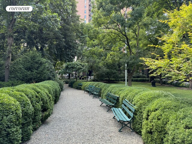 32 Gramercy Park S Unit 7F, New York City, NY 10003 - view of community