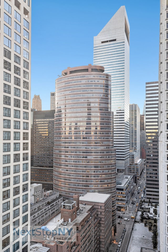 245 E 54th St Unit Ph30S, New York City, NY 10022 - skyline view