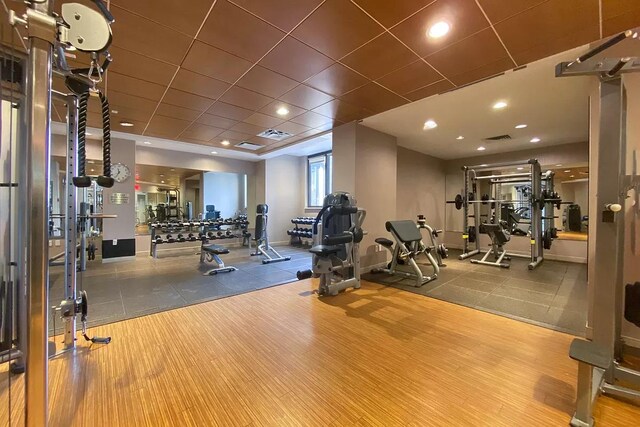 330 E 38th St Unit 8E, New York City, NY 10016 - workout area featuring baseboards