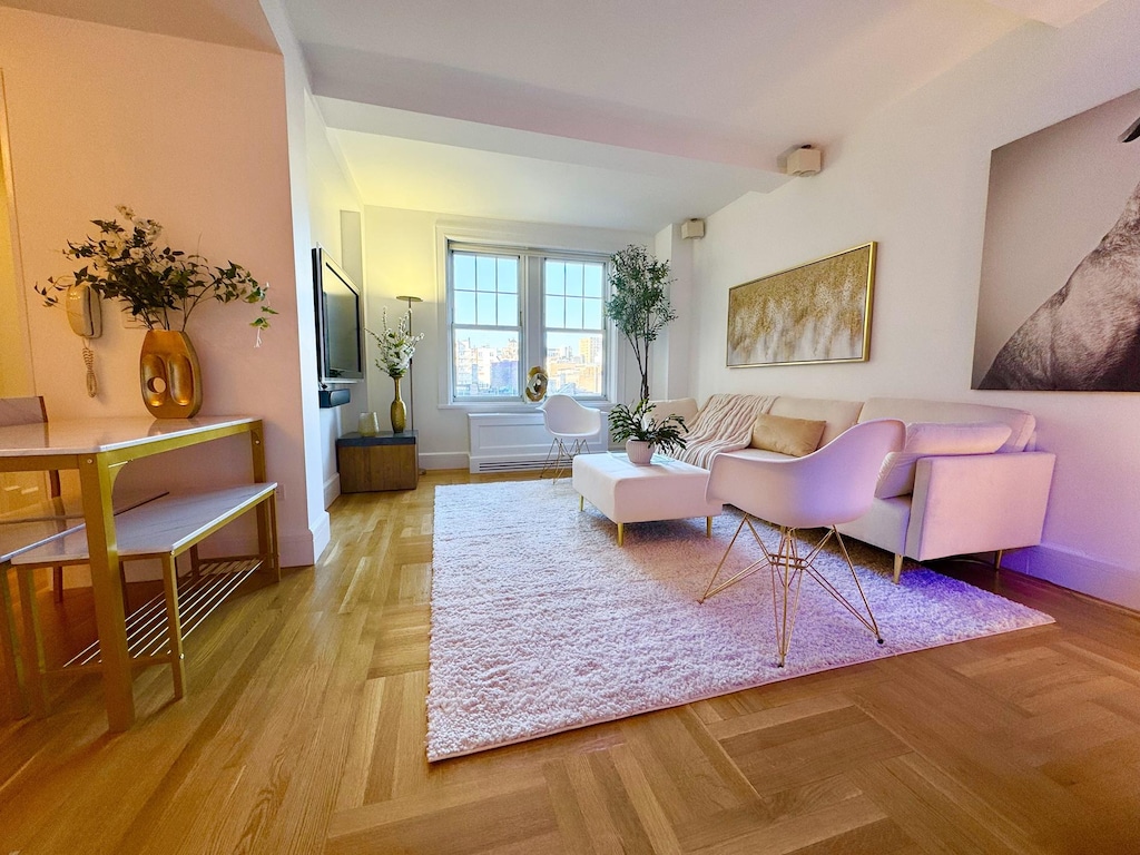 living area with baseboards