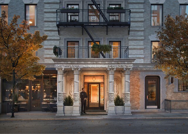 370 Lenox Ave Unit 609, New York City, NY 10027 - entrance to property with a balcony