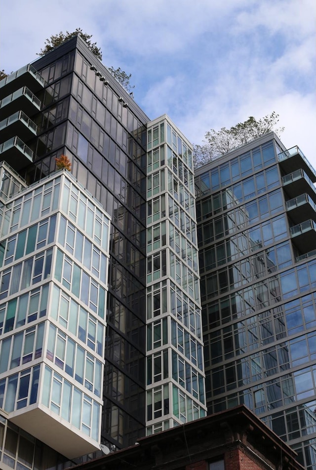 305 E 85th St Unit 3A, New York City, NY 10028 - view of building exterior