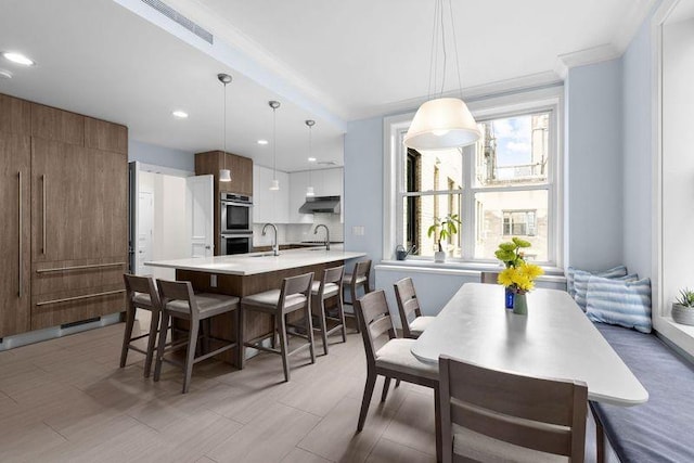 dining room featuring visible vents and recessed lighting