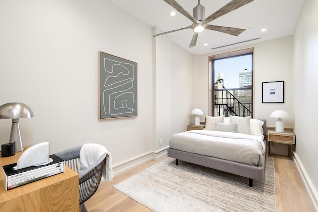 bedroom featuring recessed lighting, visible vents, light wood-style flooring, a ceiling fan, and baseboards