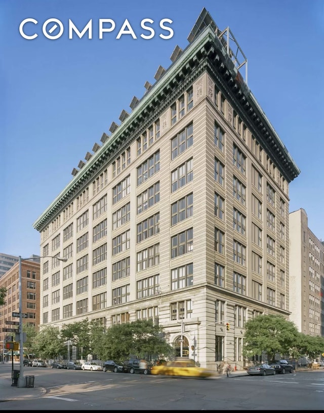 421 Hudson St Unit 320, New York City, NY 10014 - view of building exterior