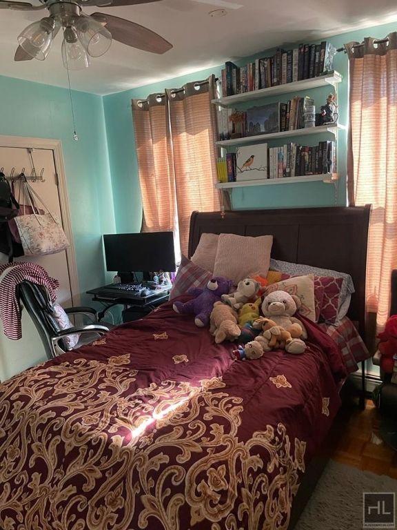 bedroom featuring a ceiling fan