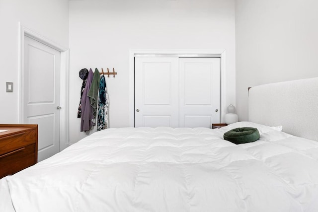 bedroom featuring a closet