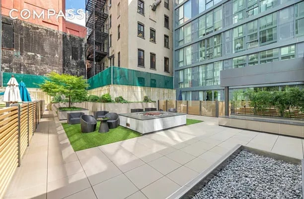 540 W 49th St Unit 406N/407N, New York City, NY 10019 - view of community