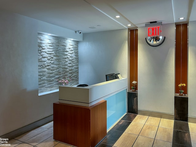 3585 Greystone Ave Unit 3De, New York City, NY 10463 - welcome area featuring recessed lighting