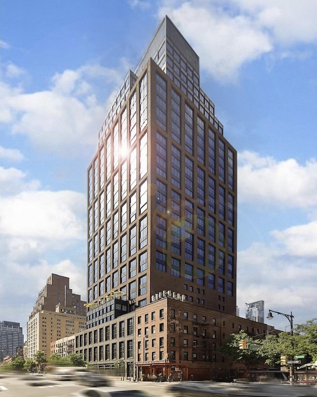 959 1st Ave Unit 15D, New York City, NY 10022 - view of building exterior featuring a view of city