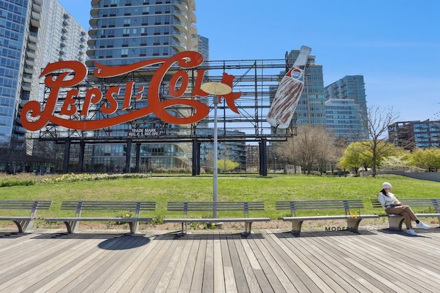 46-30 Center Blvd Unit Ph-3, New York City, NY 11109 - view of home's community with a yard