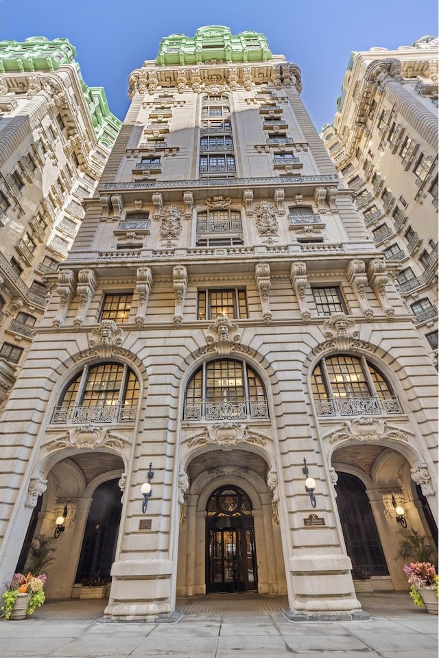 2109 Broadway Unit 902, New York City, NY 10023 - view of building exterior