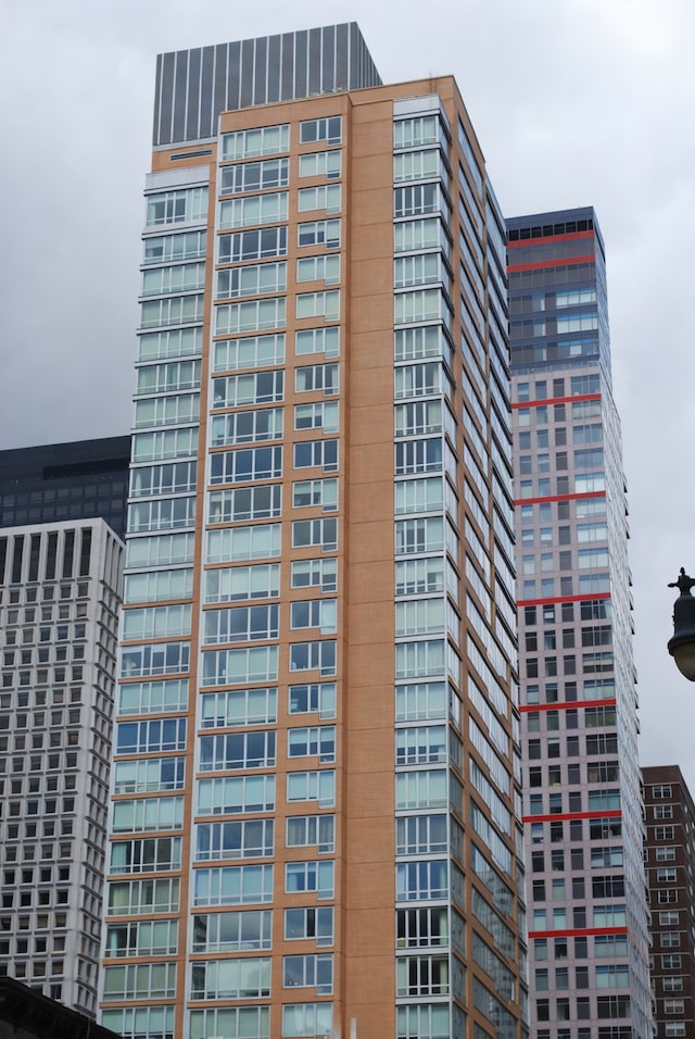 250 E 53rd St Unit 3004, New York City, NY 10022 - view of property