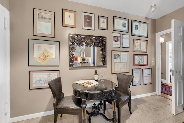14 Sutton Pl S Unit 13F, New York City, NY 10022 - dining area featuring baseboards