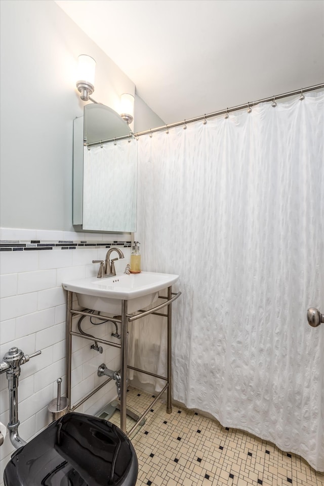 70 Park Ter W Unit E-23, New York City, NY 10034 - bathroom featuring tile walls