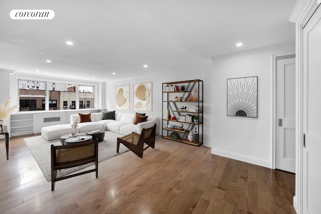 living room featuring dark wood-style floors, baseboards, visible vents, and recessed lighting