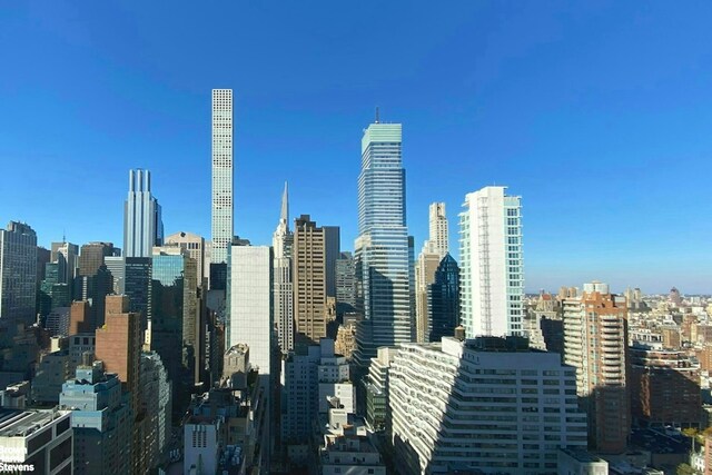 303 E 57th St Unit 32C, New York City, NY 10022 - property's view of city