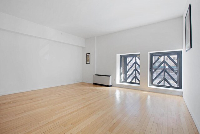 Listing photo 3 for 20 W St Unit 4-H, New York City NY 10004