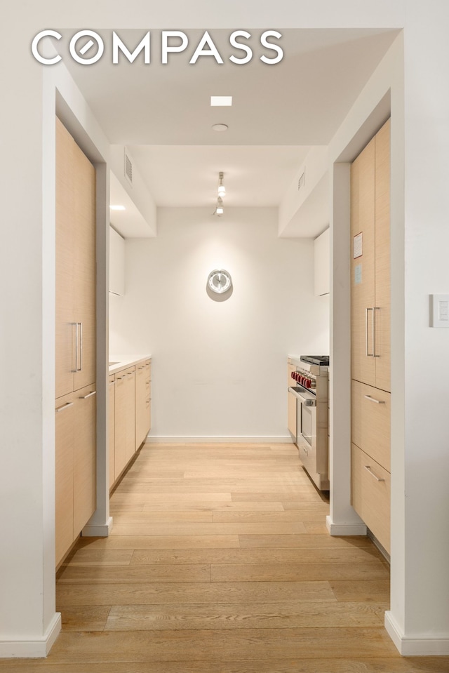 101 W 87th St Unit 415, New York City, NY 10024 - corridor featuring light wood-style flooring and baseboards