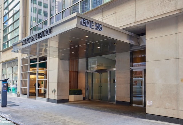 60 E 55th St Unit 15D, New York City, NY 10022 - entrance to property