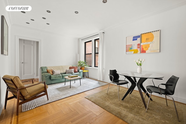 living area with recessed lighting, visible vents, crown molding, and baseboards