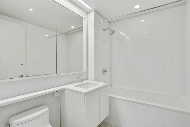 full bathroom with shower / bathtub combination, vanity, toilet, and recessed lighting