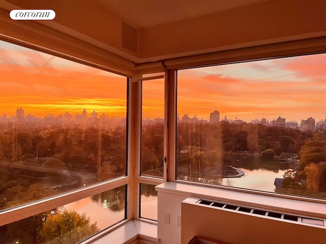 sunroom / solarium with a city view