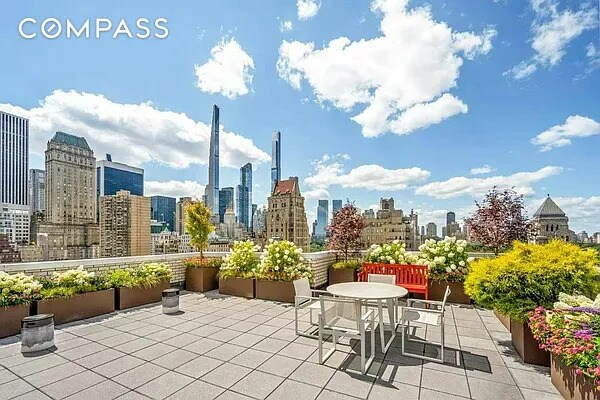 view of patio / terrace with a city view