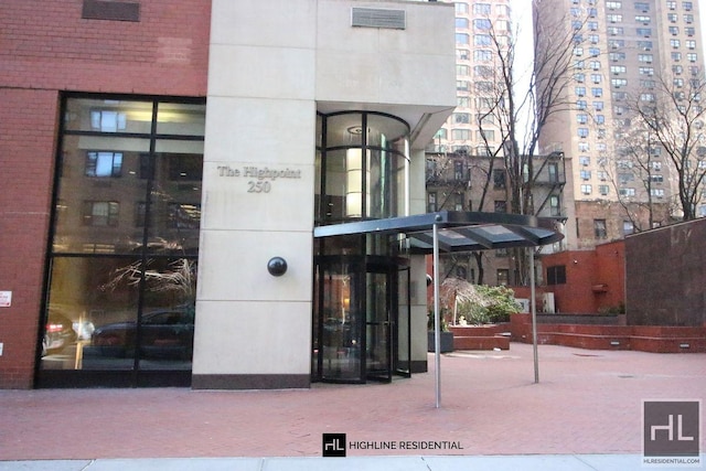 250 E 40th St Unit 4A, New York City, NY 10016 - view of building exterior