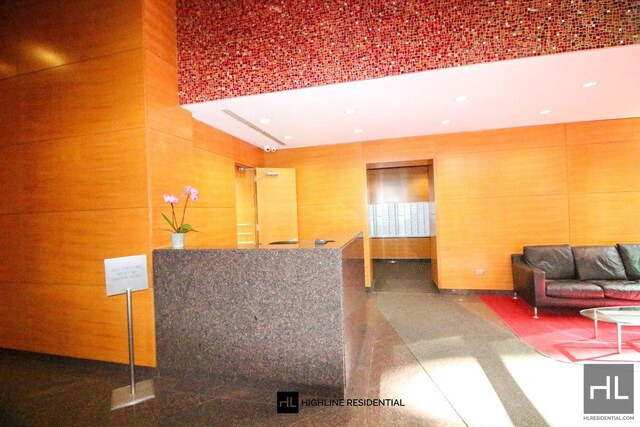 250 E 40th St Unit 4A, New York City, NY 10016 - reception area featuring recessed lighting