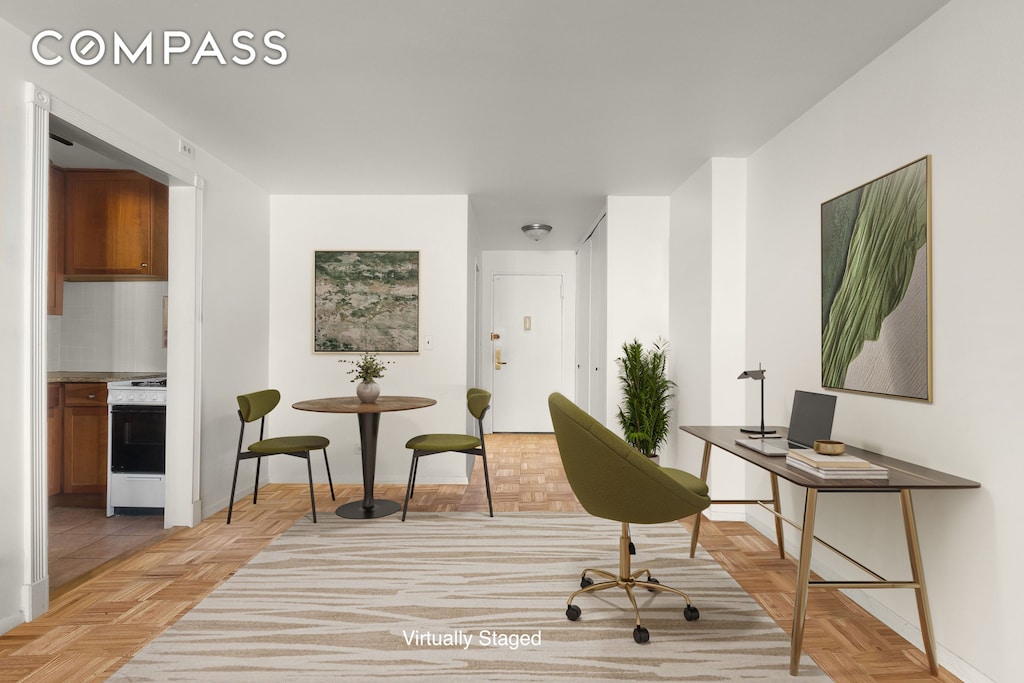 200 E 27th St Unit 11H, New York City, NY 10016 - home office with baseboards