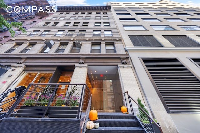 95 Vandam St Unit 2R, New York City, NY 10013 - view of building exterior
