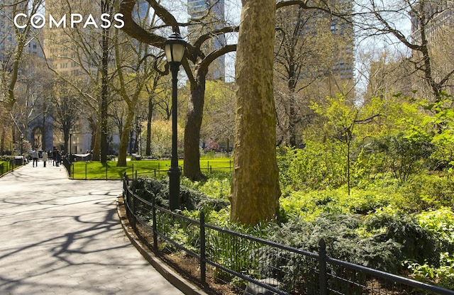8 E 96th St Unit 7C, New York City, NY 10128 - view of property's community