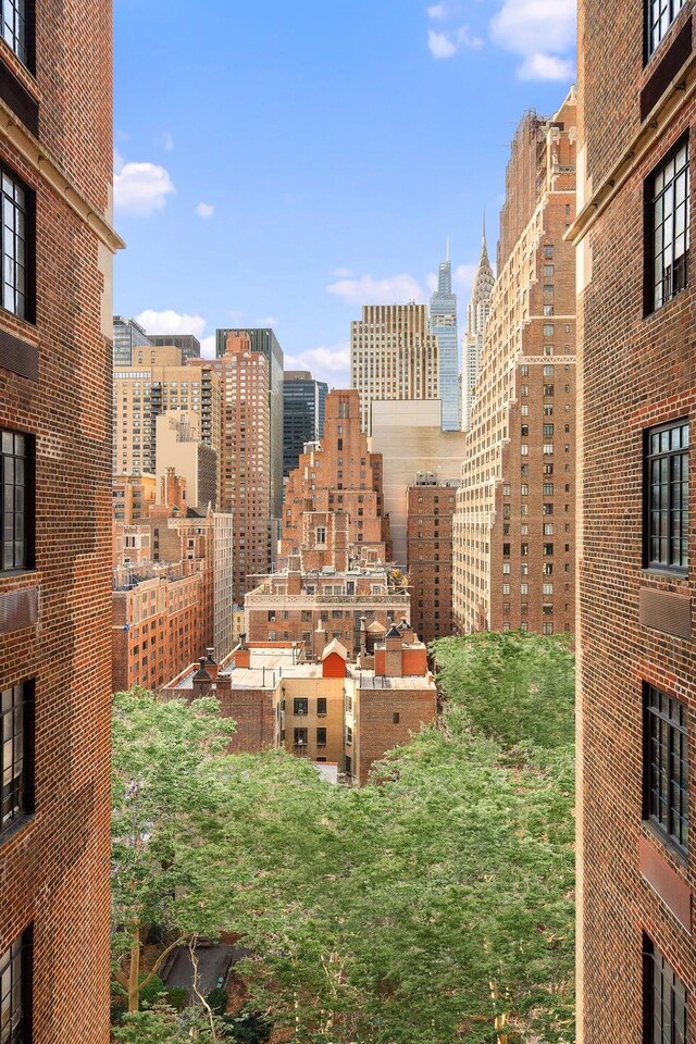 25 Tudor City Pl Unit 1316, New York City, NY 10017 - property's view of city
