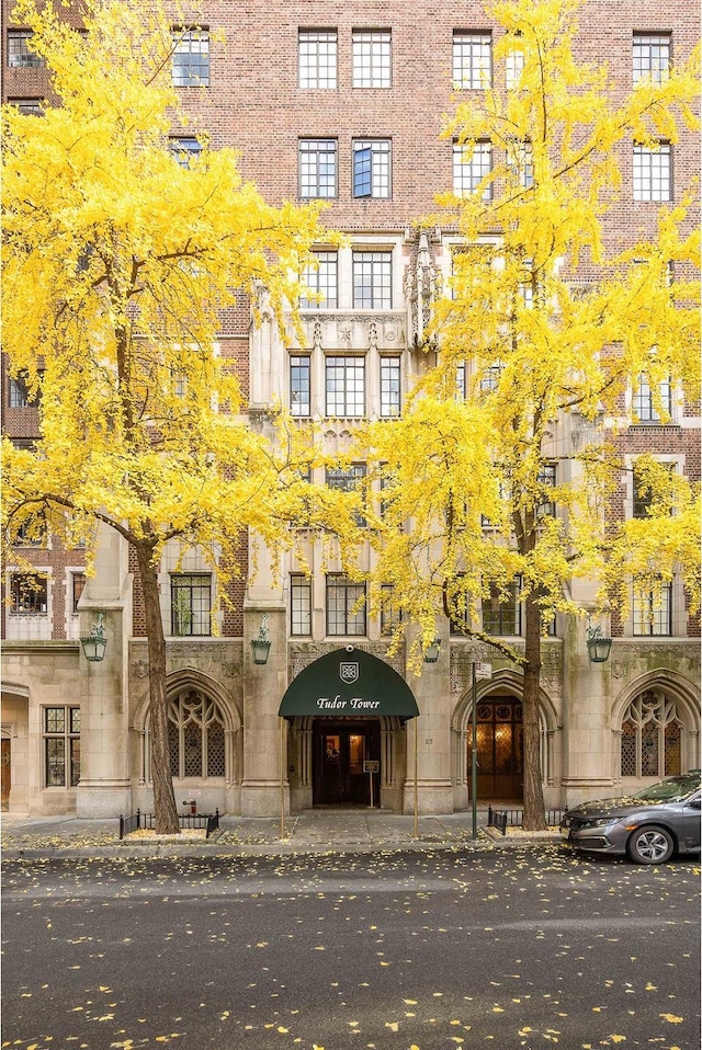 25 Tudor City Pl Unit 2119, New York City, NY 10017 - view of apartment building / complex